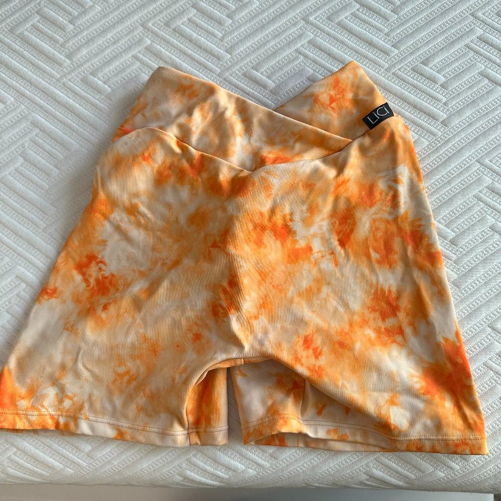 LiCi Fit Scrunch Hot Shorts
